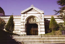 Vista frontal del Panteón de Hombres Ilustres