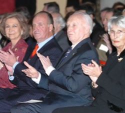 Recepción en honor de Don Juan Carlos y Doña Sofía en el Palacio Real de El Pardo