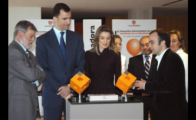Los Príncipes junto al presidente de la Junta de Extremadura