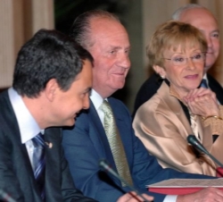Su Majestad el Rey durante la reunión.