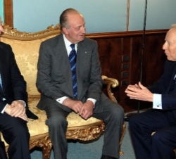 El Rey con los presidentaes de Portugal e Italia