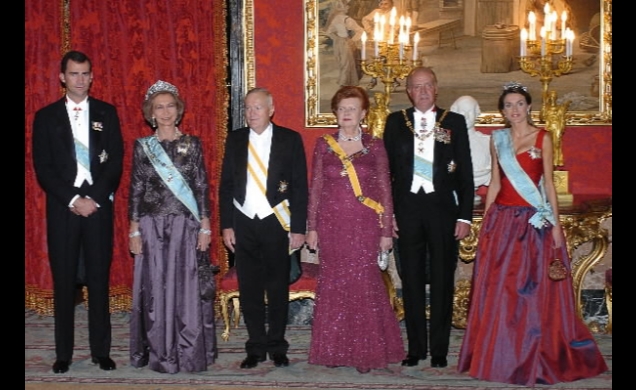 Los Reyes y los Príncipes en la cena de gala en honor de la Presidenta de Letonia