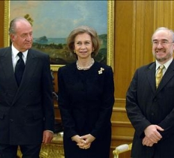 Sus Majestades los Reyes junto al Secretario General de la Organización Meteorológica Mundial, Michel Jarraud