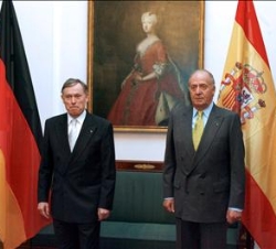 Don Juan Carlos y el Presidente Horst Köhler en la residencia presidencial Bellevue de Berlín