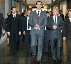 Don Felipe junto al presidente de Mango, Isak Andic