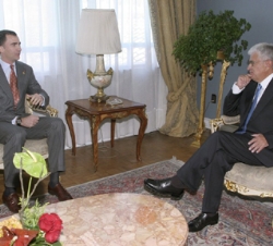 El Presidente saliente de Ecuador, Alfredo Palacio, recibió en su despacho a Don Felipe