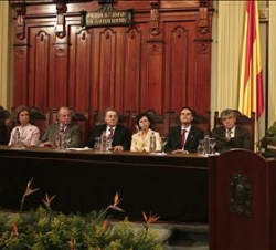 Sus Majestades los Reyes durante el acto de clausura de la Asamblea de Rectores