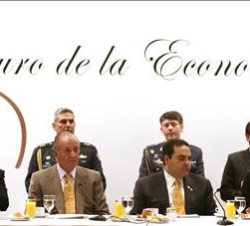 Su Majestad el Rey y el Presidente Saca, en el encuentro con los empresarios