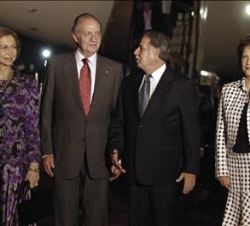 Los Reyes y el Presidente Berger y su esposa