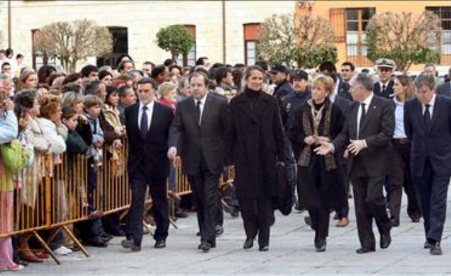 Su Alteza Real la Infanta Doña Elena a su llegada a la Catedral de Palencia