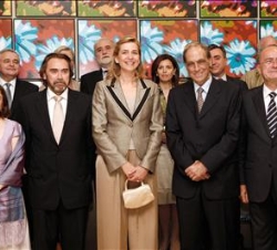 Doña Cristina junto a los premiados