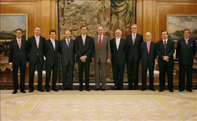 Don Juan Carlos con los miembros de la nueva Comisión Ejecutiva de PricewaterhouseCoopers