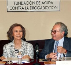 Su Majestad la Reina junto a Eduardo Serra