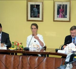 Su Alteza Real la Infanta Doña Elena, el presidente del Comité Paralímpico Español y de la ONCE, Miguel Carballeda y el secretario de Estado para el D