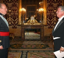 Su Majestad el Rey con el Embajador de los Estados Unidos Mexicanos