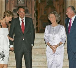 Don Juan Carlos y Doña Sofía, con el presidente del Gobierno y la Sra. de Rodríguez Zapatero