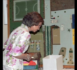 Doña Sofía, durante su visita a las instalaciones