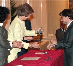 La Reina entrega el Premio a la Acción Magistral a Jaime Rodríguez Morante