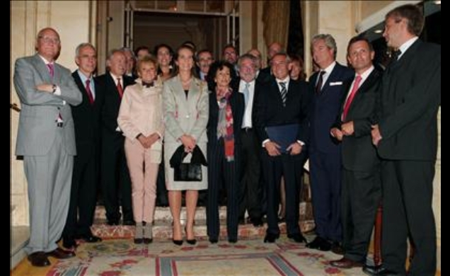 La Infanta Doña Elena junto a los galardonados