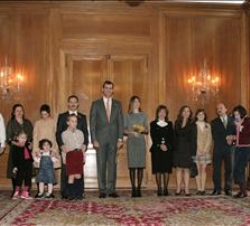 Los Príncipes de Asturias durante la audiencia con una representación de padres de niños autistas
