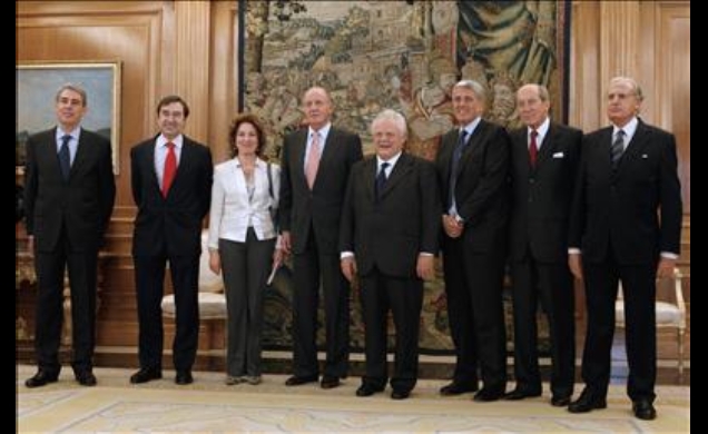 Don Juan Carlos junto al Consejo de Administración del Grupo Unidad Editorial