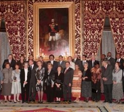 La Reina, con los asistentes a la IX Reunión de Presidentes Americanos de las Cruces Rojas de América y el Caribe