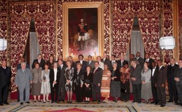 La Reina, con los asistentes a la IX Reunión de Presidentes Americanos de las Cruces Rojas de América y el Caribe