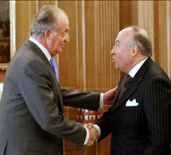 Su Majestad el Rey recibe el saludo del presidente ejecutivo de la Corporación Andina de Fomento, Enrique García