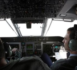 Don Felipe, a los mandos de un C-295