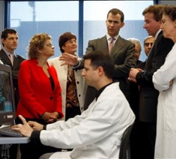 El Príncipe de Asturias, durante su visita a las instalaciones