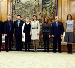 La Princesa de Asturias junto a una representación de premiados y organizadores del Premio "Cervantes Chico"