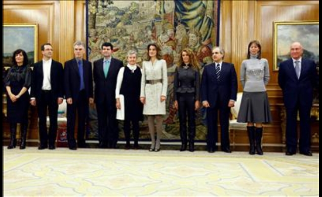 La Princesa de Asturias junto a una representación de premiados y organizadores del Premio "Cervantes Chico"
