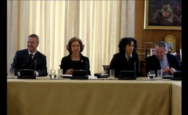 Su Majestad la Reina, con los ministros de Trabajo y Asuntos Sociales, de Educación y Ciencia, y de Sanidad y Consumo