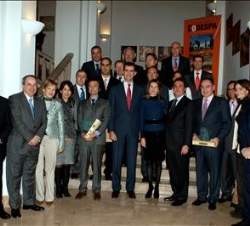 Don Felipe y Doña Letizia, con los premiados