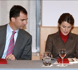 Don Felipe y Doña Letizia durante la reunión del Patronato de la Residencia de Estudiantes