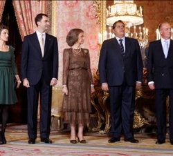 Los Reyes, los Príncipes y el Presidente del Perú, antes de la cena