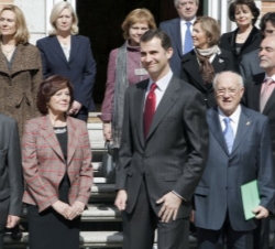 Don Felipe con los miembros de la Fundación Cultural Marino Gutiérrez Suárez