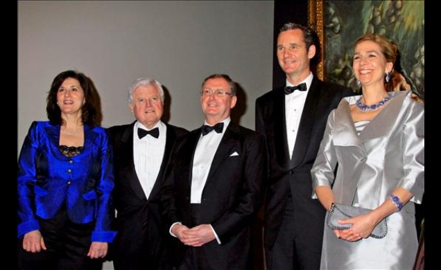 Los Duques de Palma, con el senador Edward Kennedy, su esposa Victoria, y el director del Museo de Bellas Artes de Boston, Malcolm Rogers