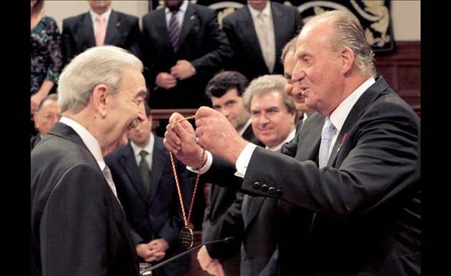 Su Majestad el Rey entrega el Premio Cervantes al escritor argentino Juan Gelman