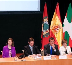Los Príncipes de Asturias, en la mesa presidencial