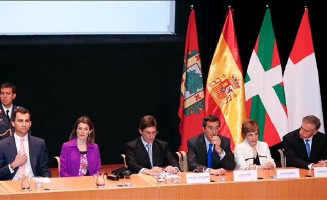 Los Príncipes de Asturias, en la mesa presidencial