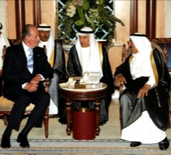 El Rey con el Emir de Kuwait, en la reunión celebrada en el Palacio Bayán