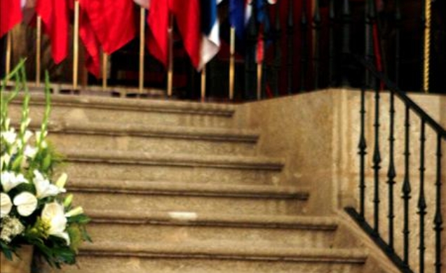 Sus Majestades los Reyes durante la entrega del "Premio Europeo Carlos V 2008"