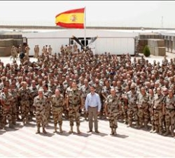 Fotografía de grupo en la Base de Herat