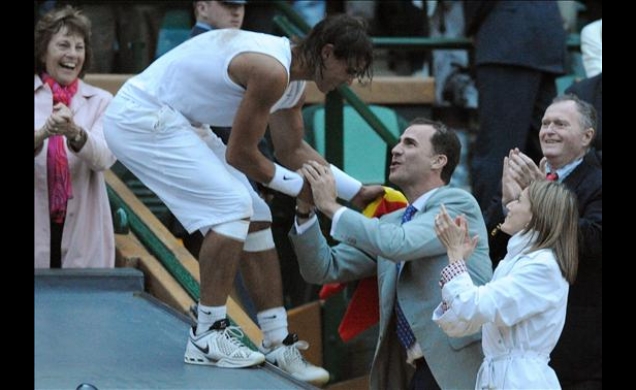 Rafael Nadal es felicitado por los Príncipes de Asturias, tras su triunfo