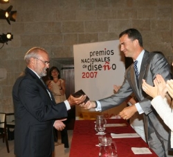 El Príncipe de Asturias hace entrega del Premio Nacional de Diseño a Andreu World