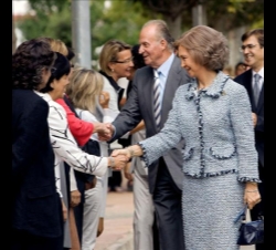 Sus Majestades los Reyes, a su llegada al Colegio Público Mare de Déu de Gràcia