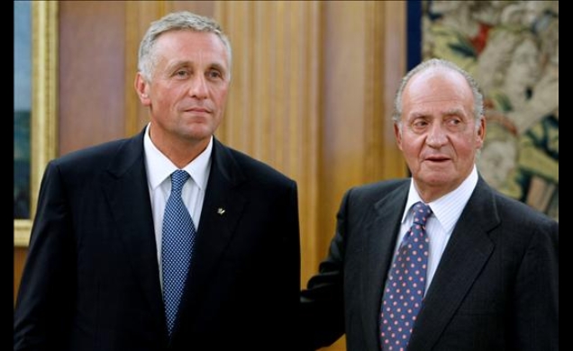 Don Juan Carlos con el primer ministro de la República Checa