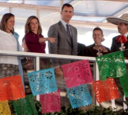 Sus Altezas Reales los Príncipes de Asturias acompañados por la primera dama de México, Margarita Zavala, durante su visita al Lienzo Charro