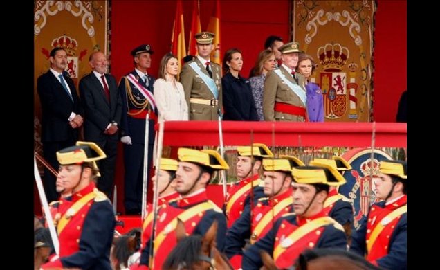 Sus Majestades los Reyes acompañados por los Príncipes de Asturias, la Infanta Doña Elena, la Infanta Doña Cristina y su esposo, Don Iñaki Urdangarin,